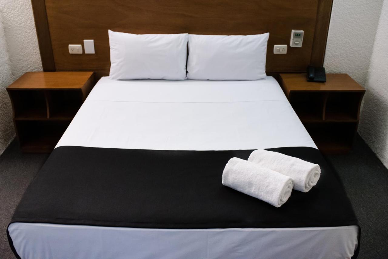 Hotel Central Irapuato - Hotel En 이라푸아토 외부 사진